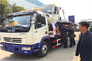 南京汽车道路救援拖车价格
